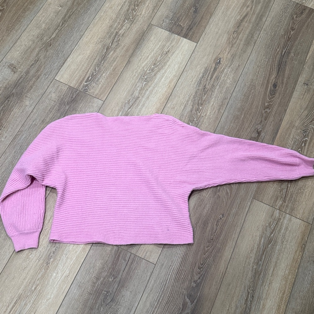 Pink Ribbed Sweater cropped. One small flaw - Picture 2 of 6